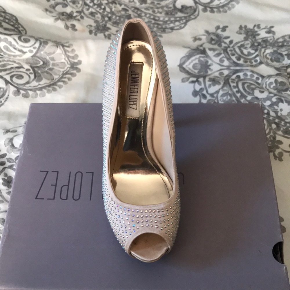 Heels - Picture 3 of 8
